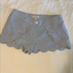 Boutique scalloped shorts